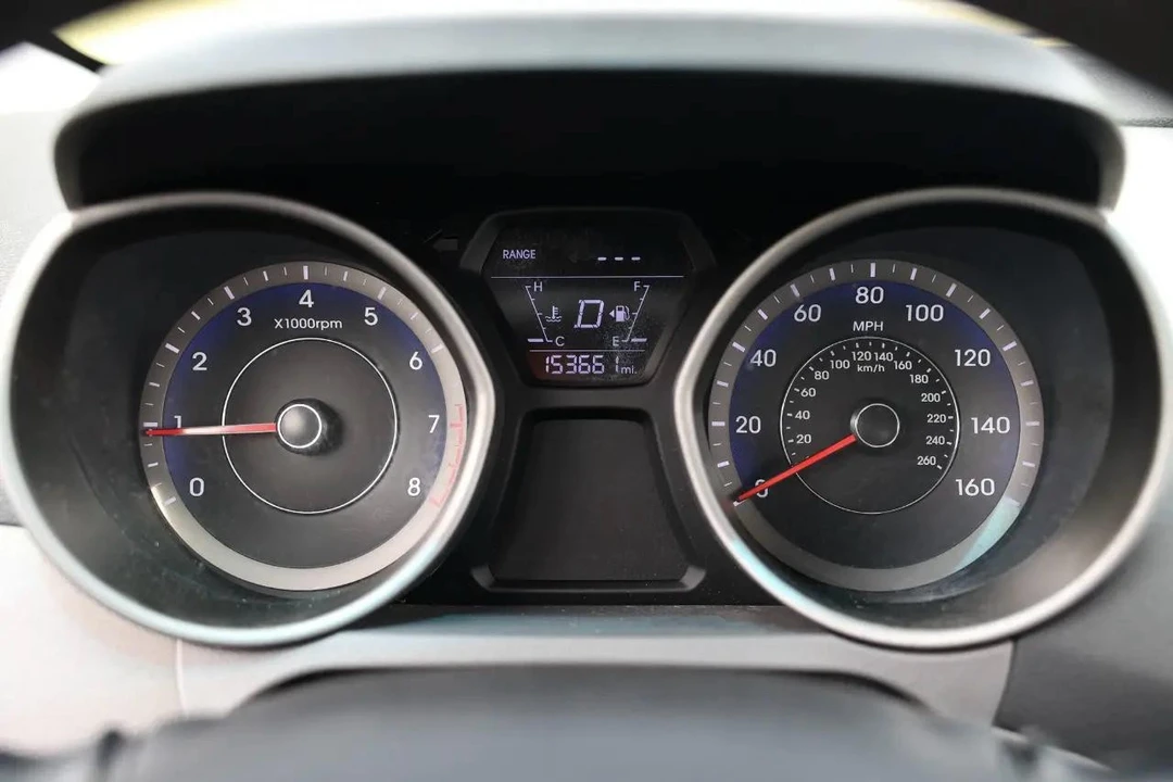 2016 Hyundai Elantra - Image 29 of 31