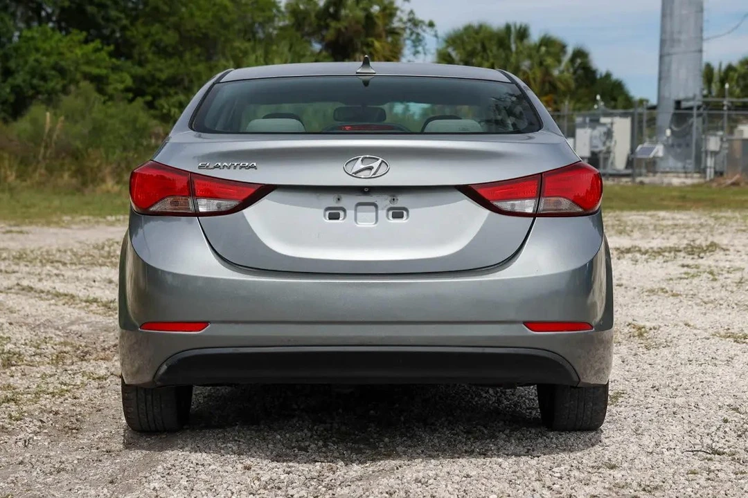 2016 Hyundai Elantra - Image 7 of 31