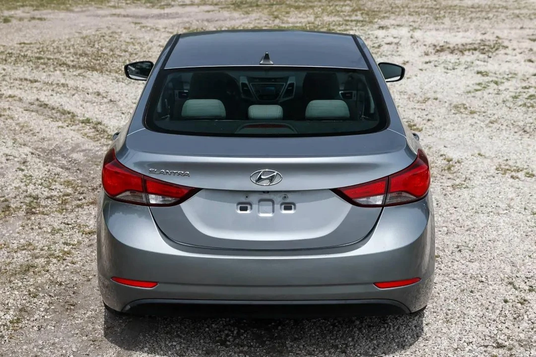 2016 Hyundai Elantra - Image 9 of 31