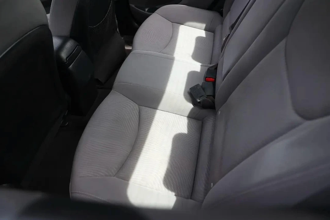 2016 Hyundai Elantra - Image 10 of 31