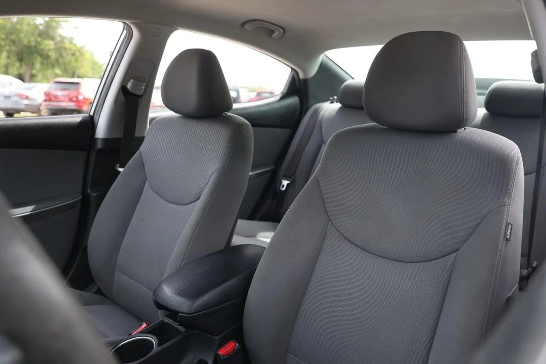2016 Hyundai Elantra - Image 6 of 31