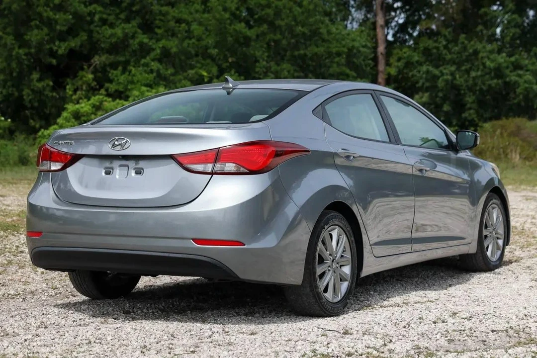 2016 Hyundai Elantra - Image 11 of 31