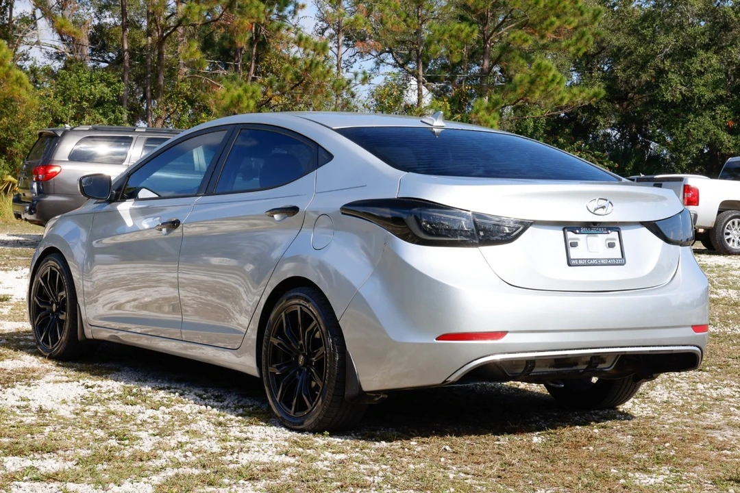 2016 Hyundai Elantra - Image 5 of 12