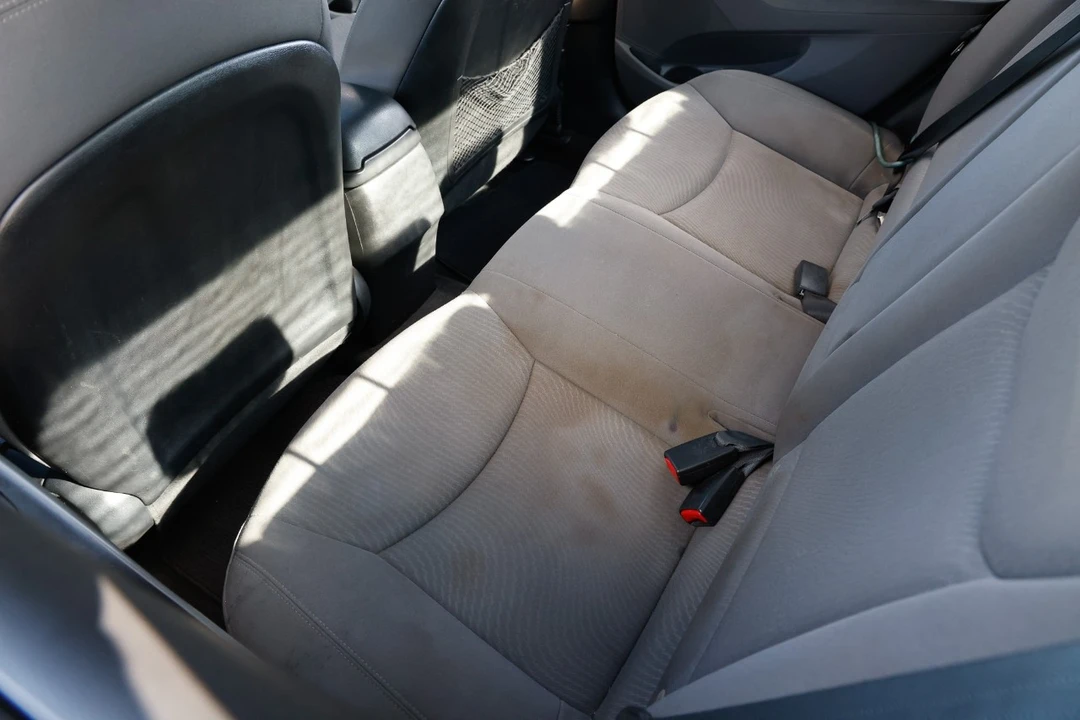 2016 Hyundai Elantra - Image 10 of 12