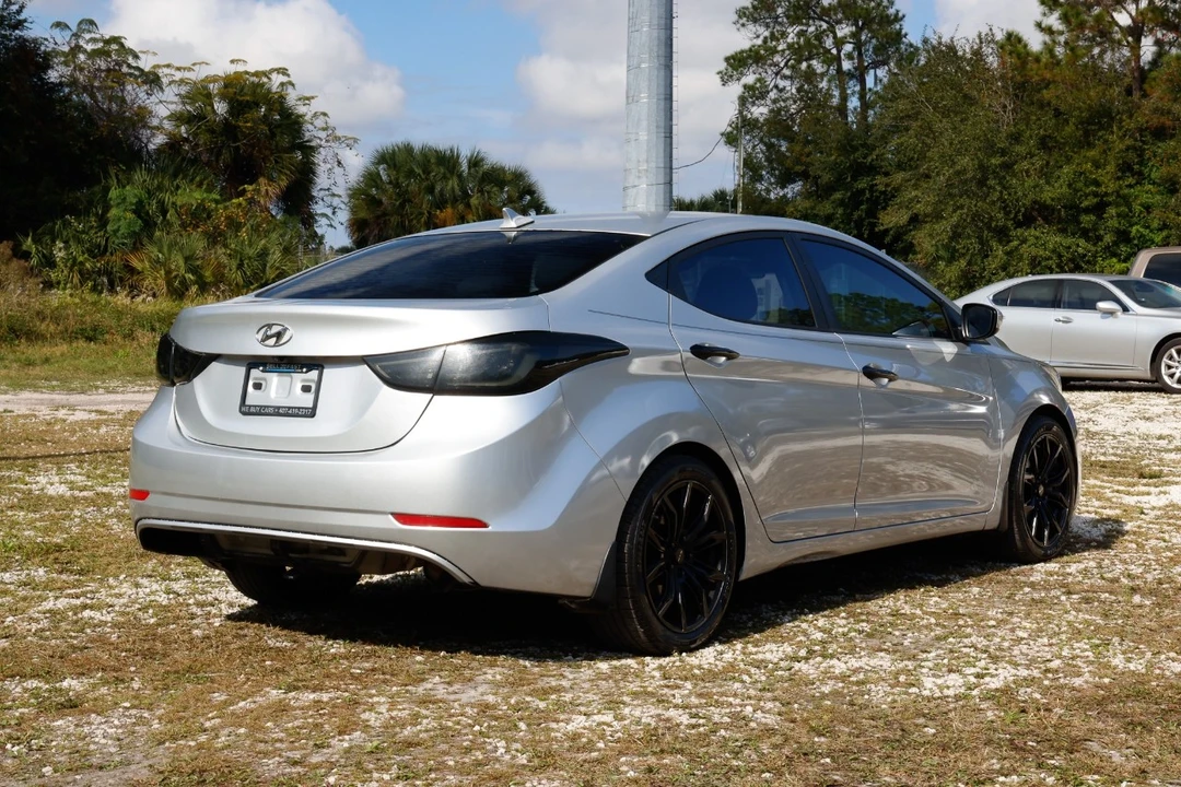 2016 Hyundai Elantra - Image 11 of 12