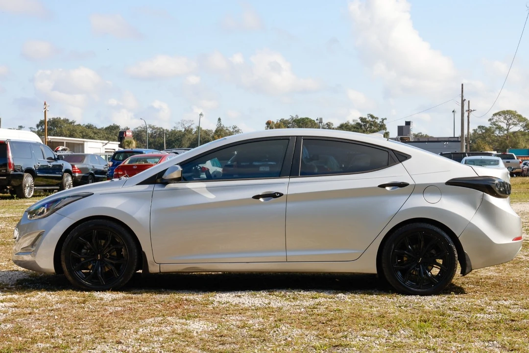 2016 Hyundai Elantra - Image 3 of 12