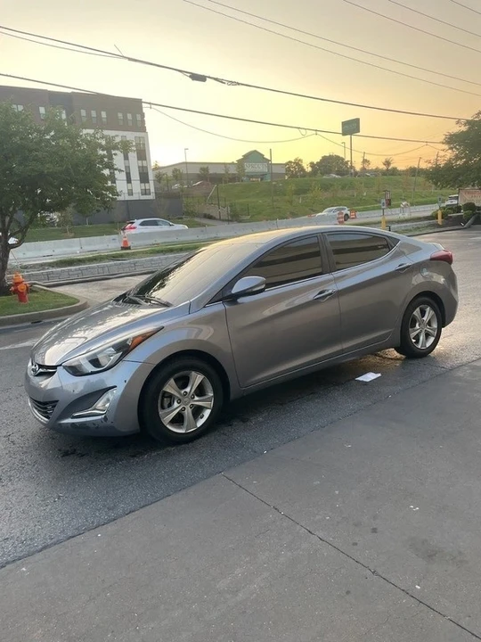 2016 Hyundai Elantra - Image 10 of 12