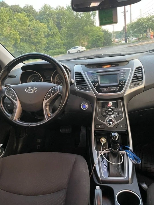 2016 Hyundai Elantra - Image 8 of 12