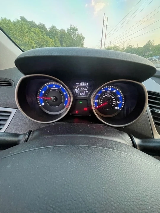 2016 Hyundai Elantra - Image 9 of 12