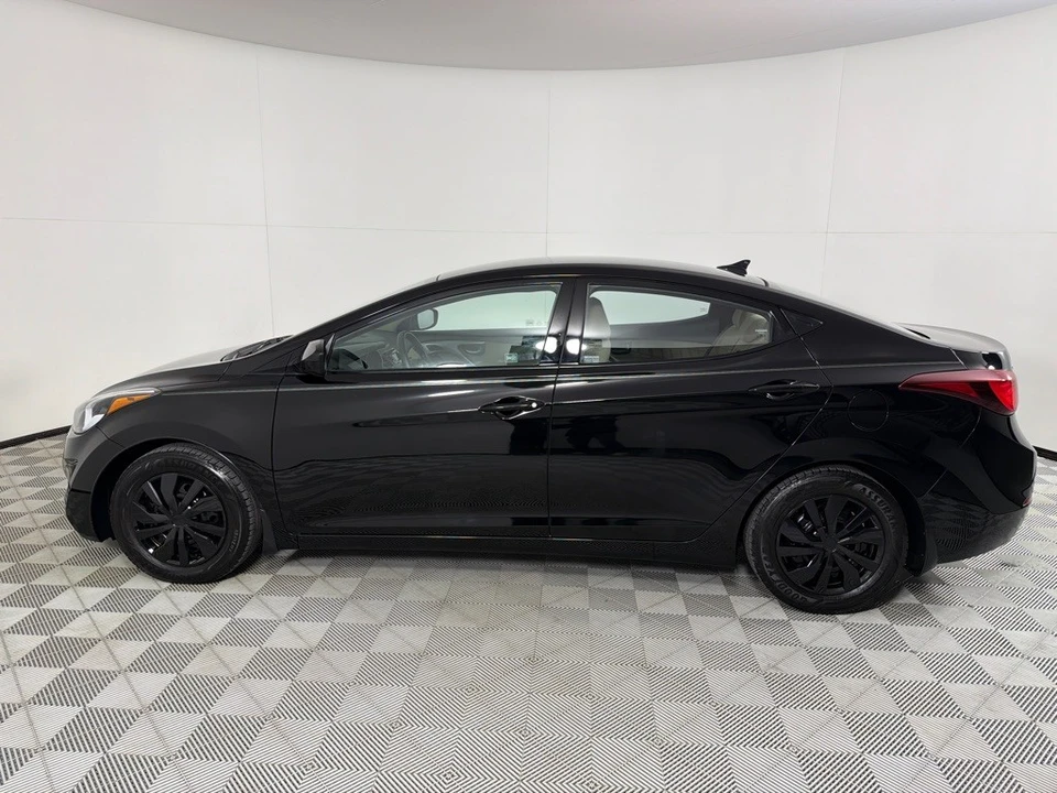 2016 Hyundai Elantra - Image 7 of 12