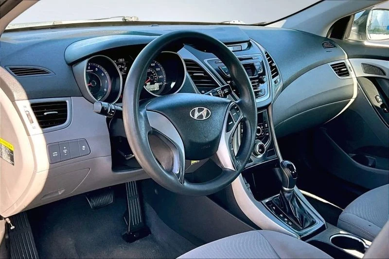 2016 Hyundai Elantra - Image 11 of 12