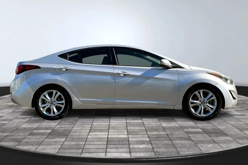 2016 Hyundai Elantra - Image 8 of 12