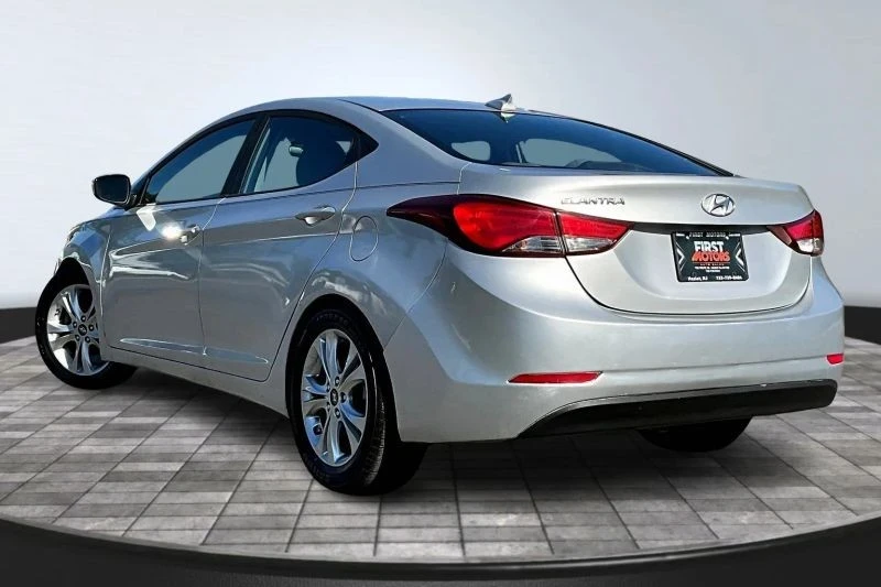 2016 Hyundai Elantra - Image 7 of 12