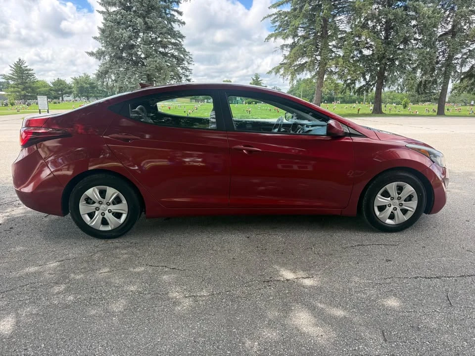 2016 Hyundai Elantra - Image 5 of 12
