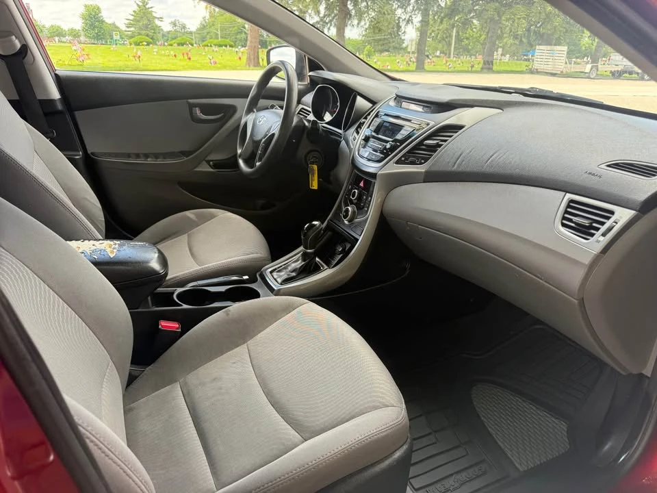 2016 Hyundai Elantra - Image 11 of 12