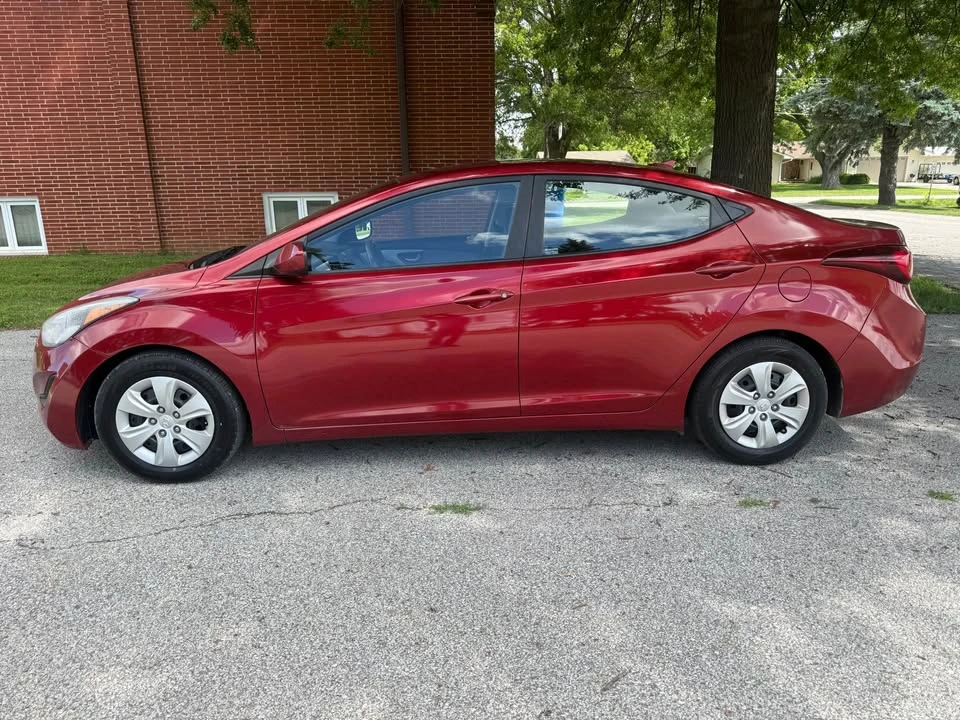 2016 Hyundai Elantra - Image 2 of 12