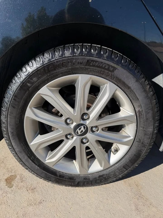 2016 Hyundai Elantra - Image 9 of 9