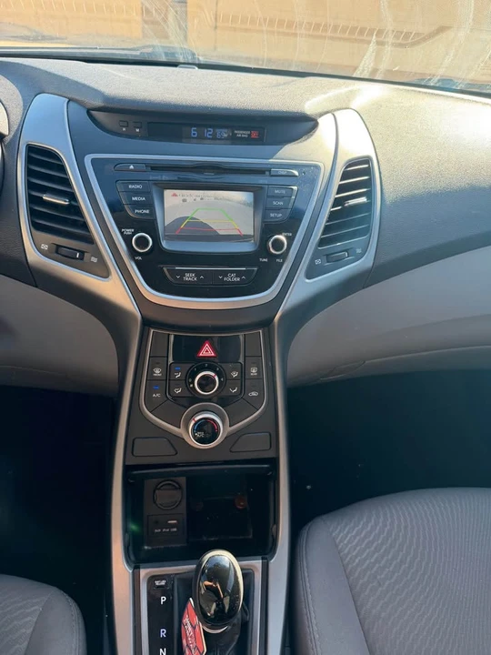 2016 Hyundai Elantra - Image 8 of 9