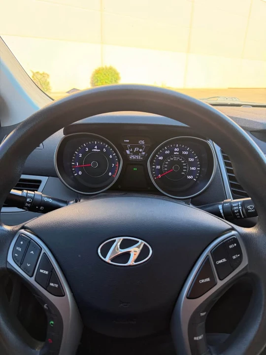 2016 Hyundai Elantra - Image 6 of 9