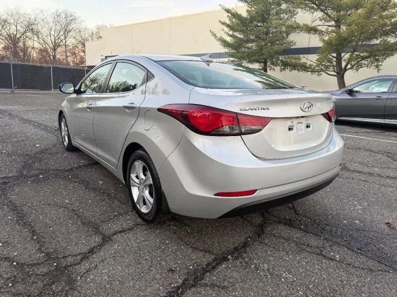 2016 Hyundai Elantra - Image 4 of 12