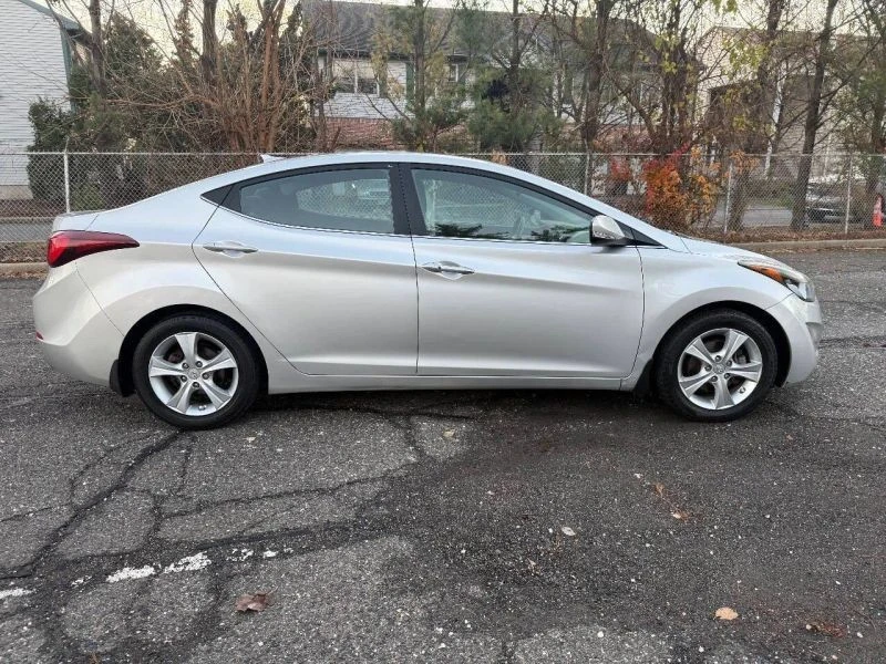 2016 Hyundai Elantra - Image 8 of 12