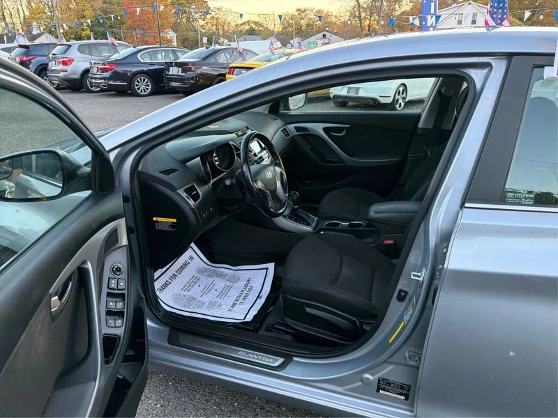 2016 Hyundai Elantra - Image 9 of 12
