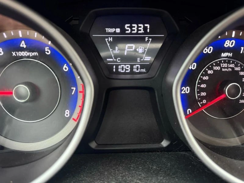 2016 Hyundai Elantra - Image 11 of 12