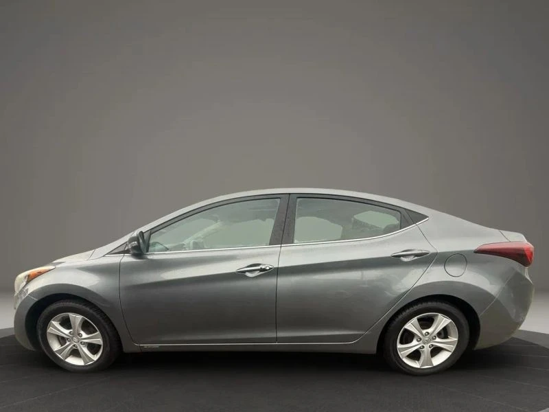 2016 Hyundai Elantra - Image 8 of 12
