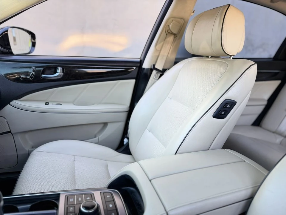 2016 Hyundai Equus - Image 19 of 21