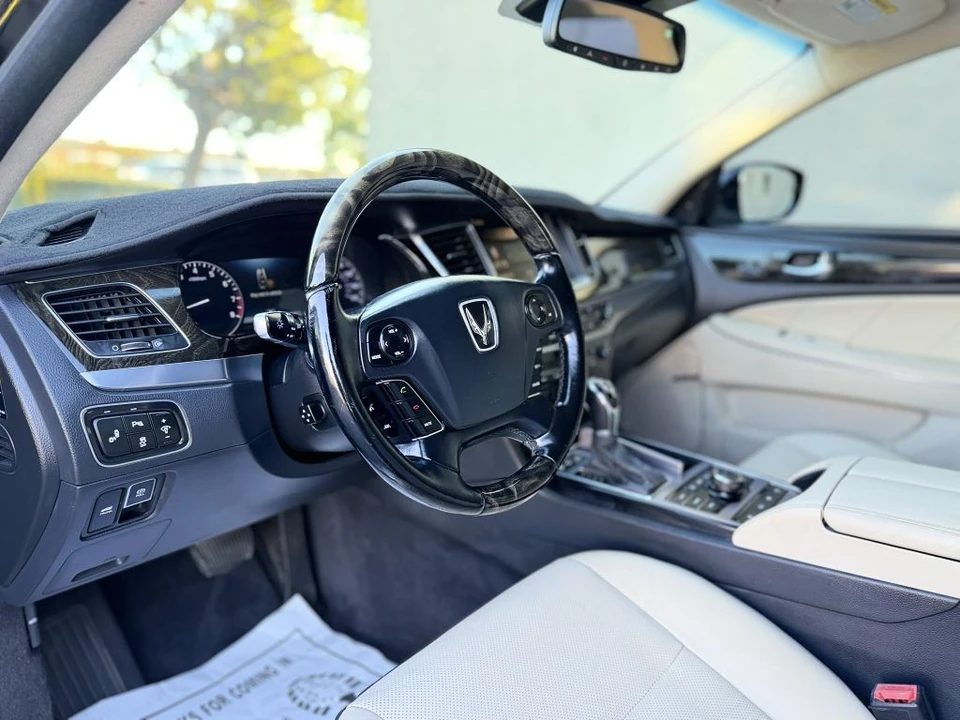 2016 Hyundai Equus - Image 13 of 21