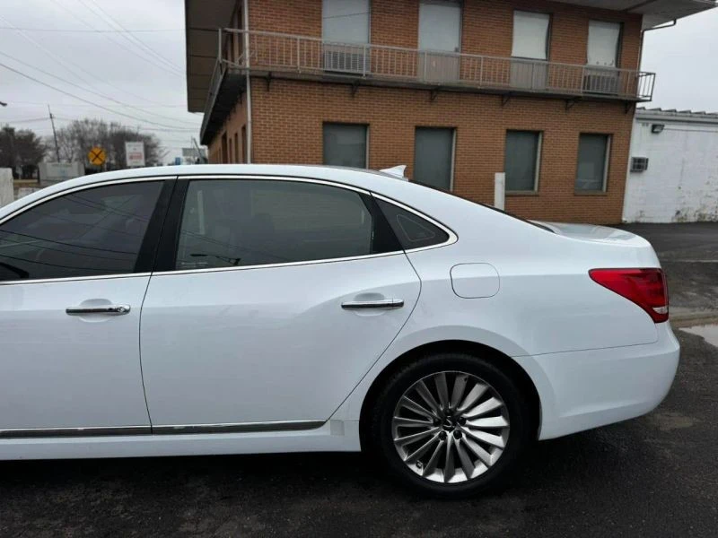 2016 Hyundai Equus - Image 10 of 12