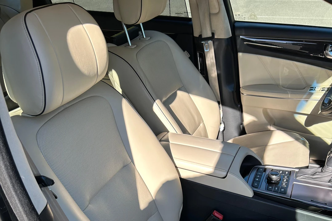 2016 Hyundai Equus - Image 29 of 31