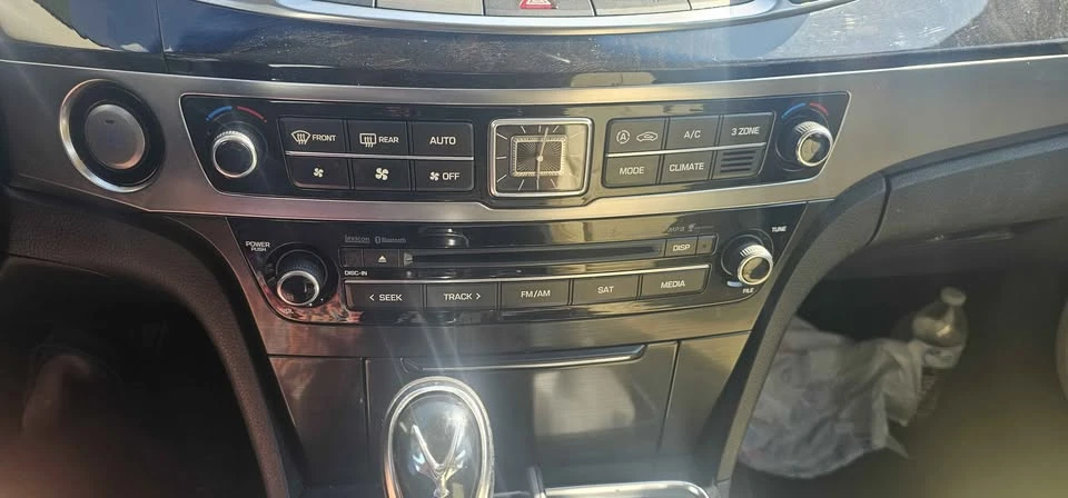 2016 Hyundai Equus - Image 18 of 19