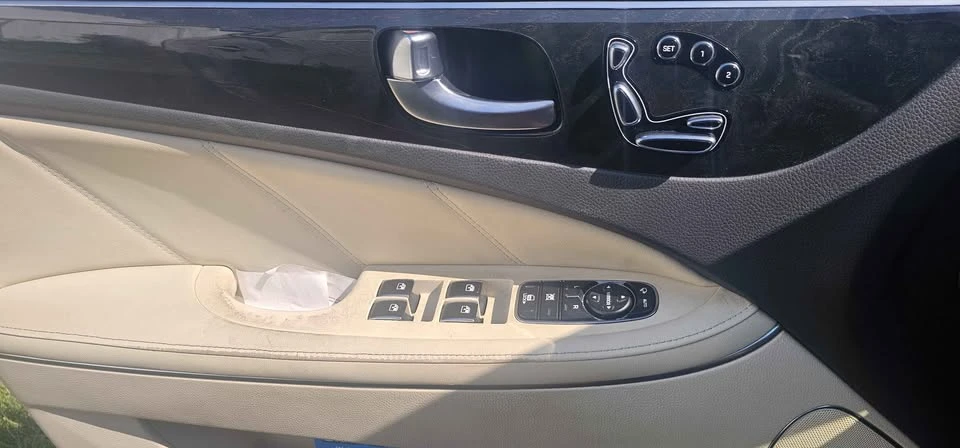 2016 Hyundai Equus - Image 12 of 19