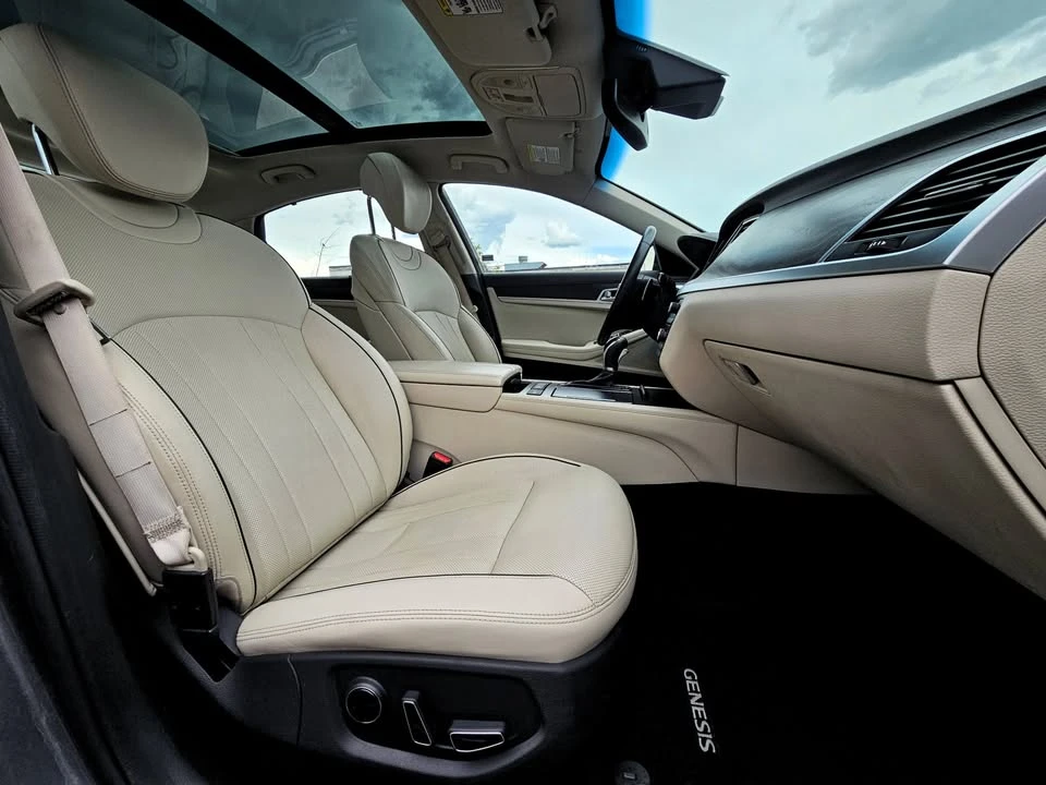 2016 Hyundai Genesis - Image 12 of 19