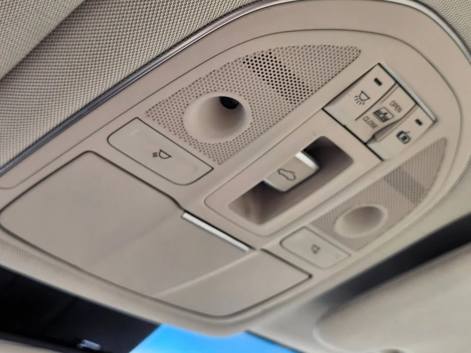 2016 Hyundai Genesis - Image 19 of 19
