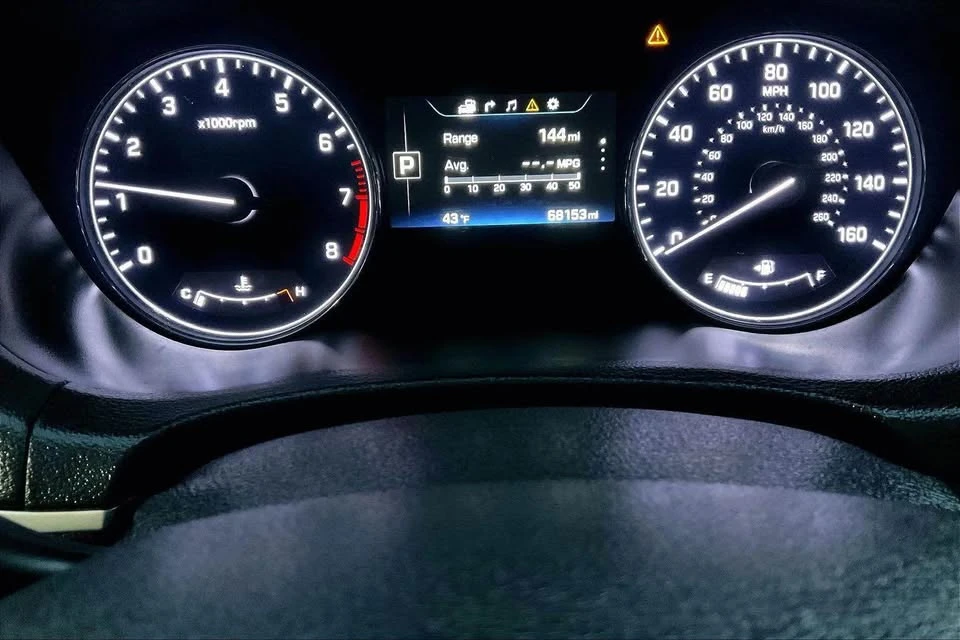 2016 Hyundai Genesis - Image 18 of 20