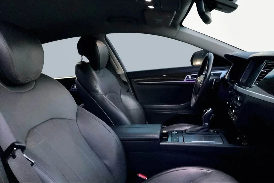 2016 Hyundai Genesis - Image 9 of 20