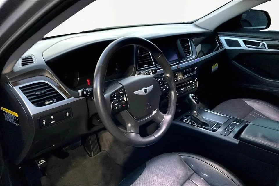 2016 Hyundai Genesis - Image 12 of 20