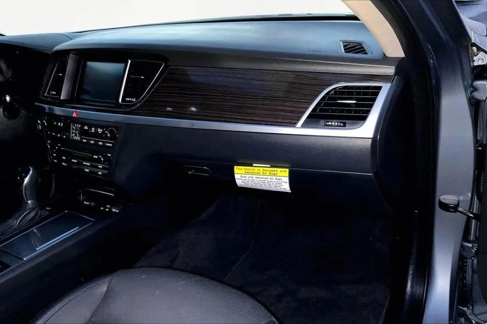 2016 Hyundai Genesis - Image 15 of 20