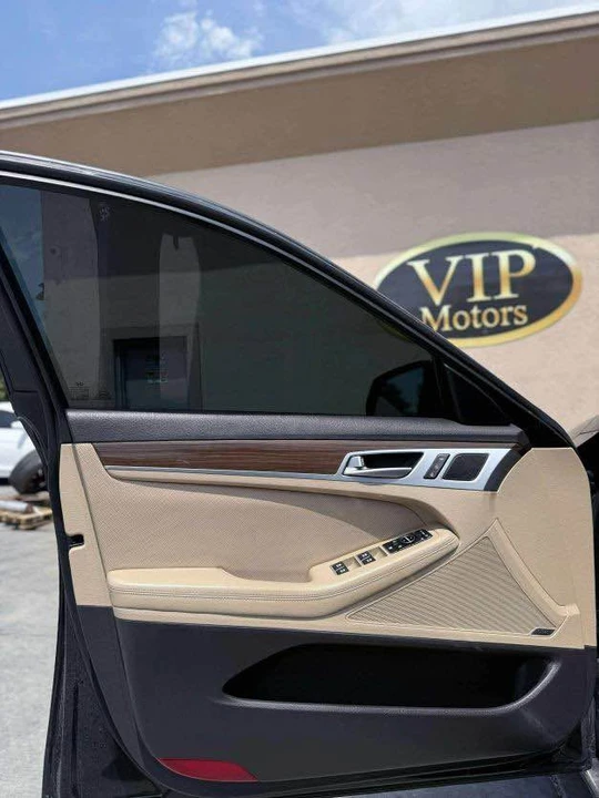 2016 Hyundai Genesis - Image 8 of 11