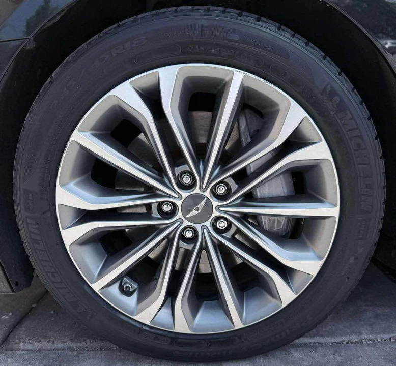 2016 Hyundai Genesis - Image 9 of 11