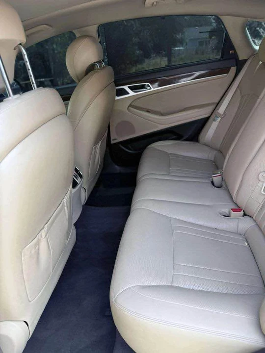 2016 Hyundai Genesis - Image 6 of 11