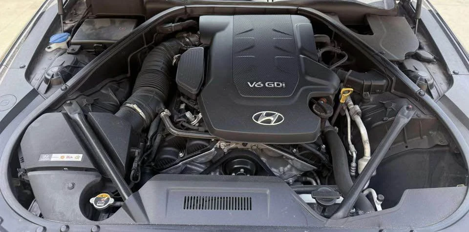2016 Hyundai Genesis - Image 11 of 11