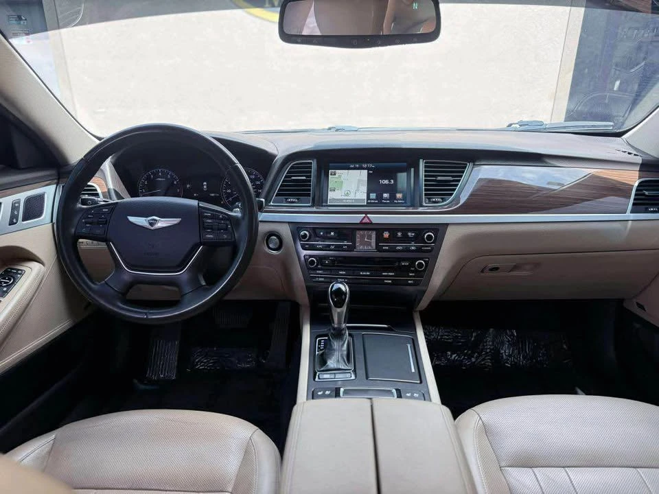 2016 Hyundai Genesis - Image 5 of 11