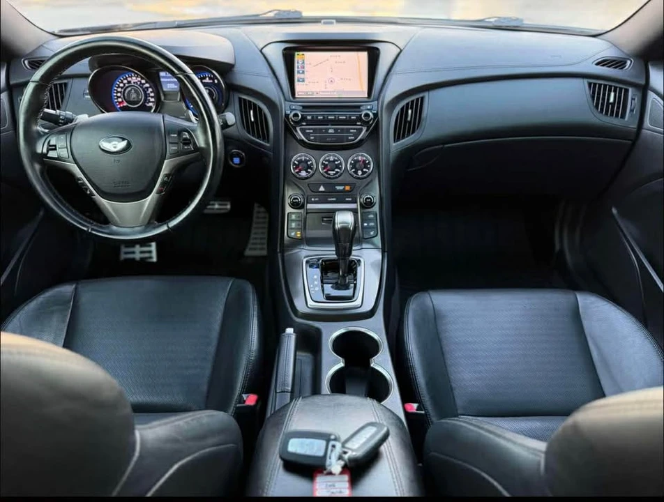 2016 Hyundai Genesis - Image 5 of 12