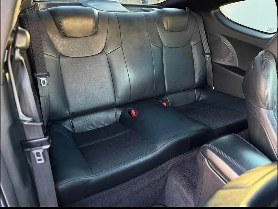 2016 Hyundai Genesis - Image 8 of 12