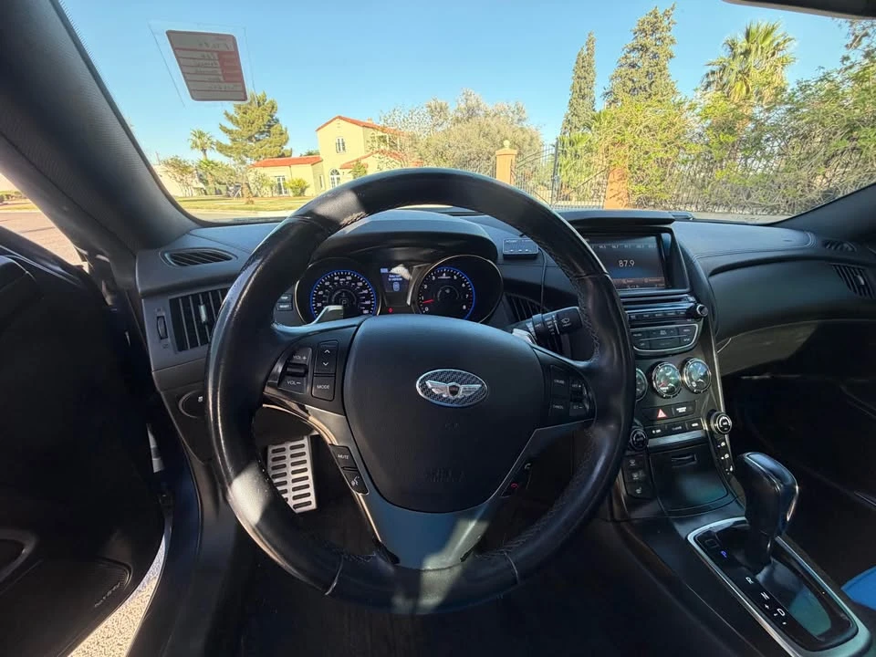 2016 Hyundai Genesis - Image 13 of 20