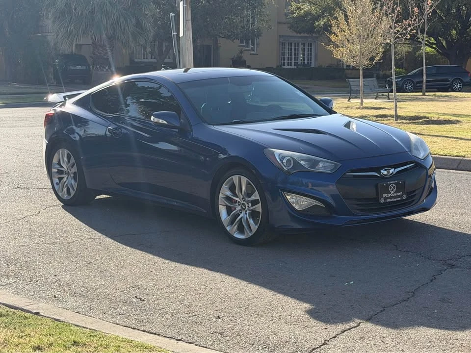 2016 Hyundai Genesis - Image 7 of 20