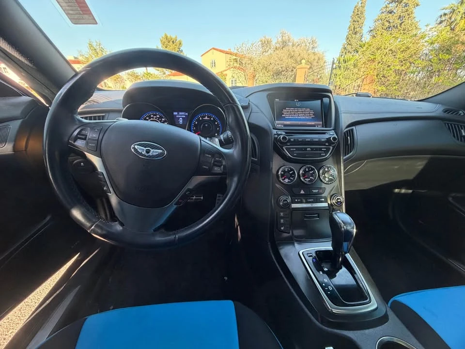 2016 Hyundai Genesis - Image 10 of 20